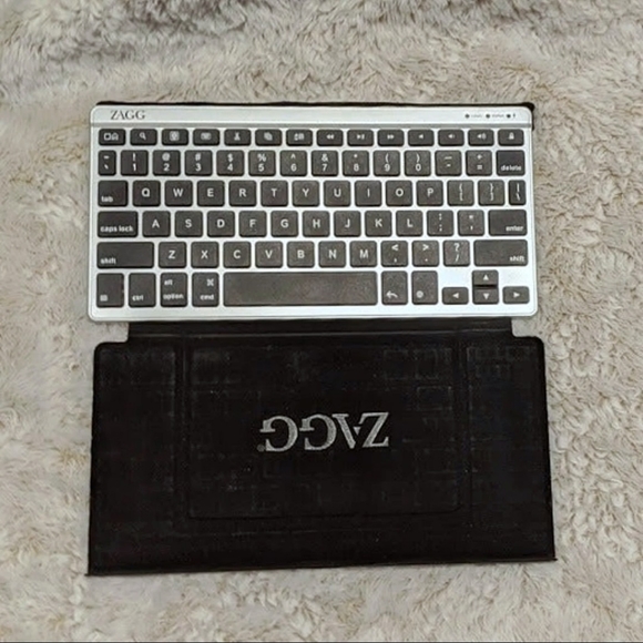 *SOLD* ZAGG Flex Bluetooth Tablet Keyboard Folio Apple/Android - Picture 5 of 6